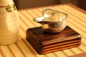 広島東洋カープ承認、錫１００％ぐい呑み「赤ヘル呑み」発売