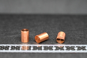 銅（C1100）材の自動旋盤加工、Φ7・ピン部品になります。