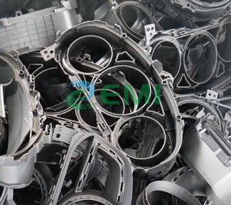 金属コーティングプラスチック廃材の専門リサイクルサービス （タイ）
