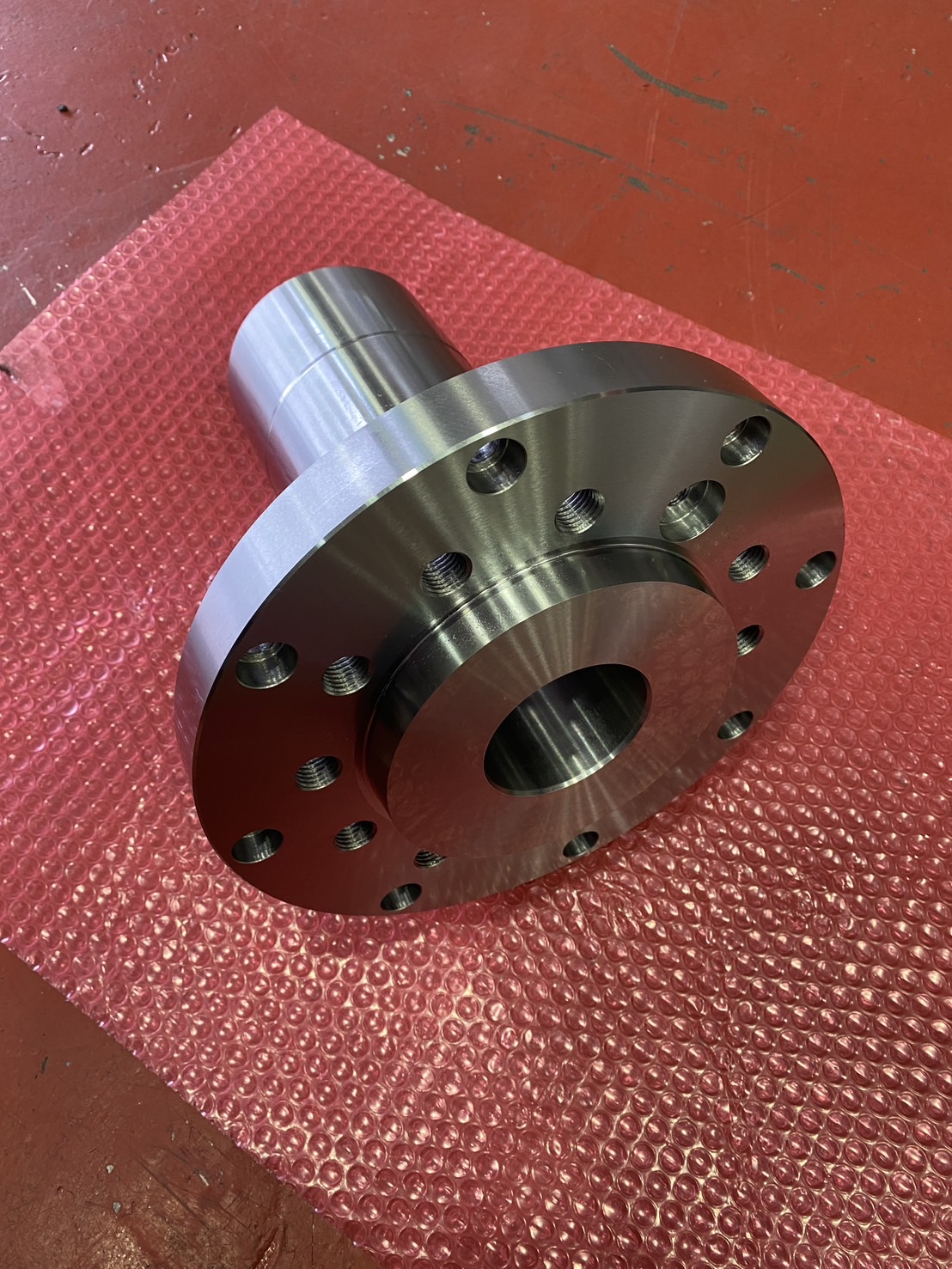 S45C材スピンドル部品の高精度複合加工-内外径高精度研磨加工