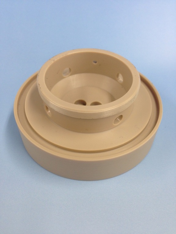 電子機器向けPEEK精密加工部品｜リピート品も高精度対応