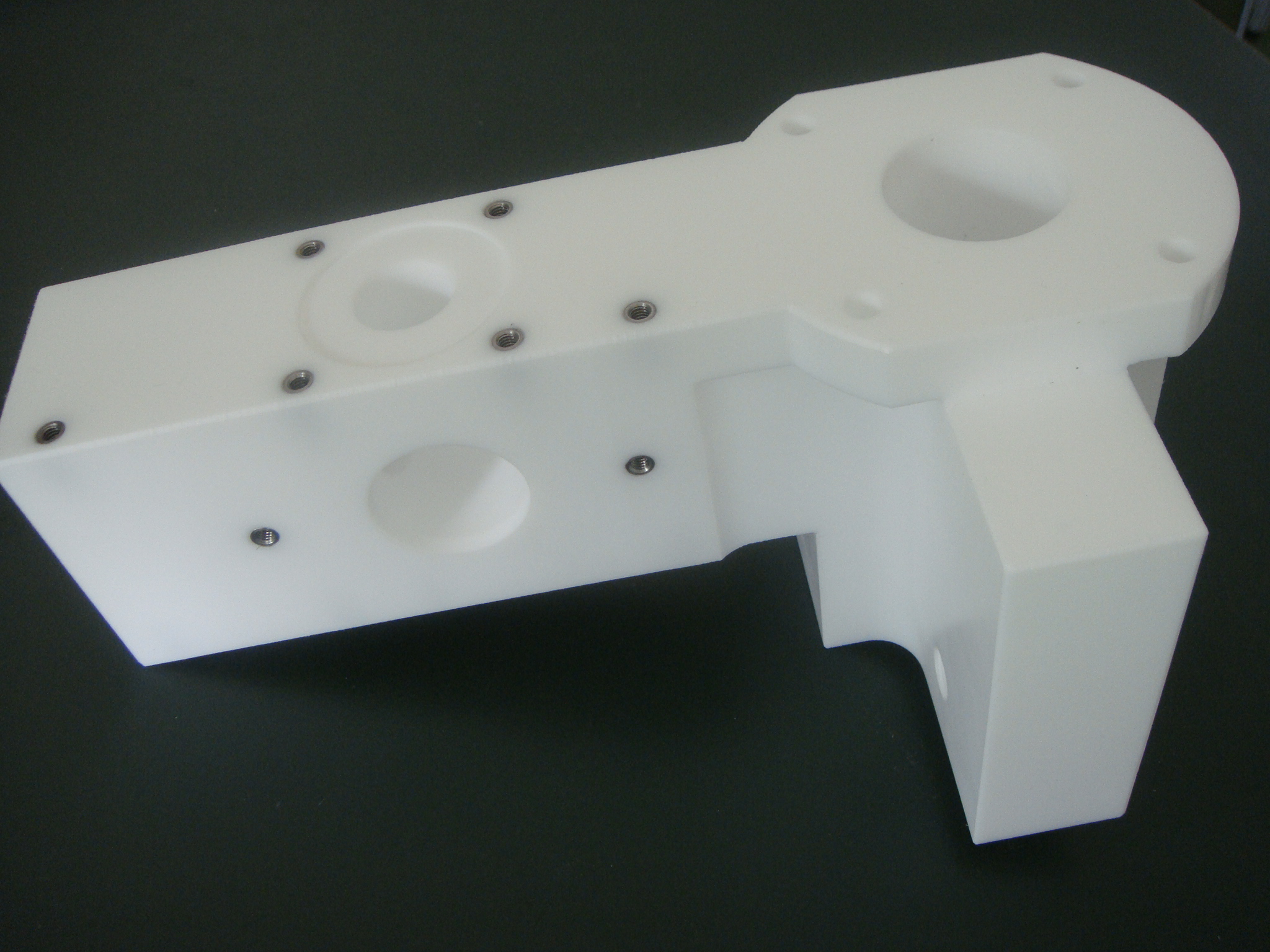 テフロン(PTFE)製精密ブロック部品