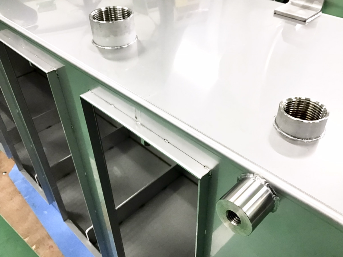 【ステンレス製・機械加工品、購入品の溶接複合品】