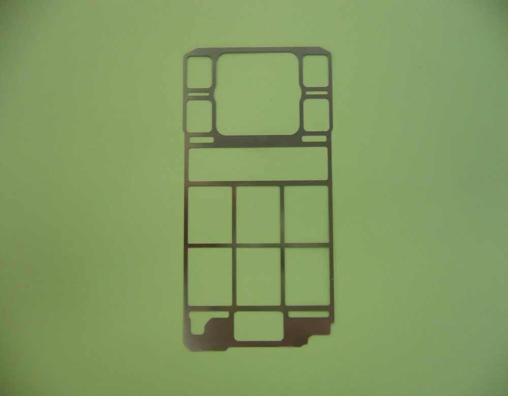 携帯電話ボタンの補強板 飯能精密工業 株式会社