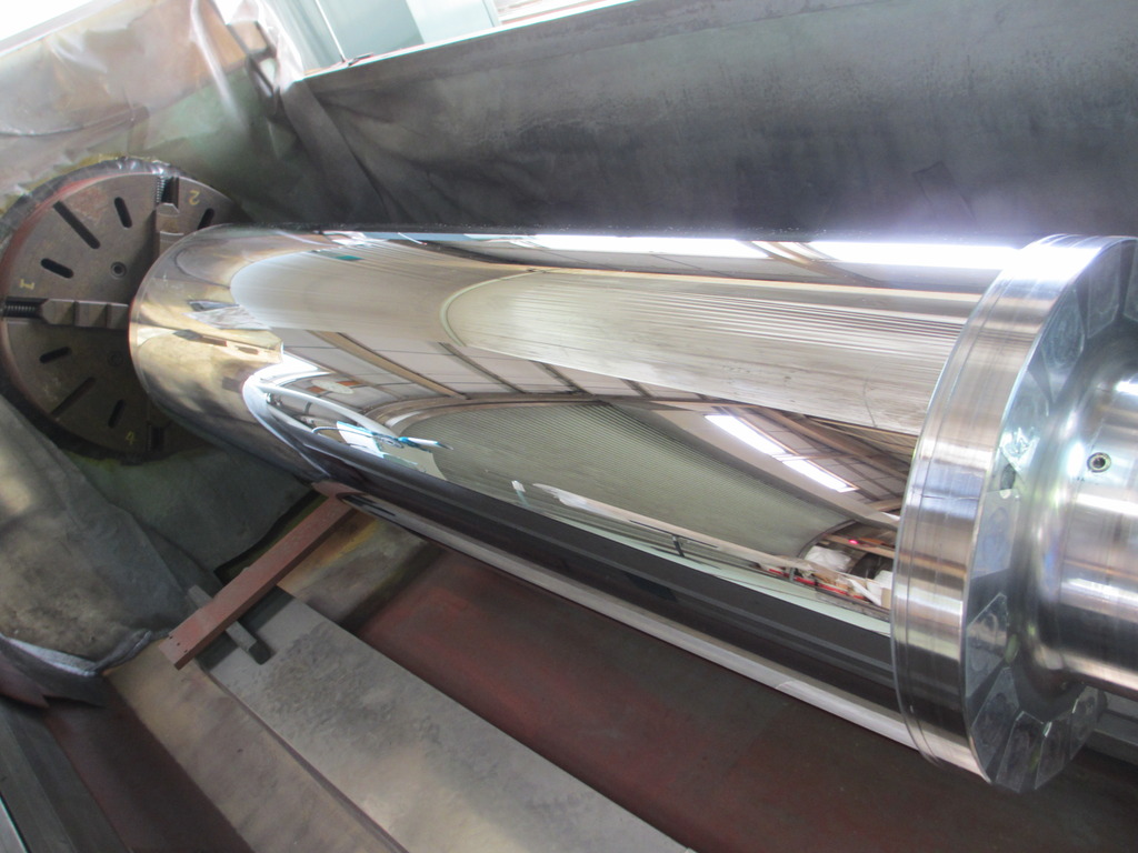 硬質クロームめっき 鏡面仕上げ カレンダーロール 完成検査 川崎クローム工業 株式会社