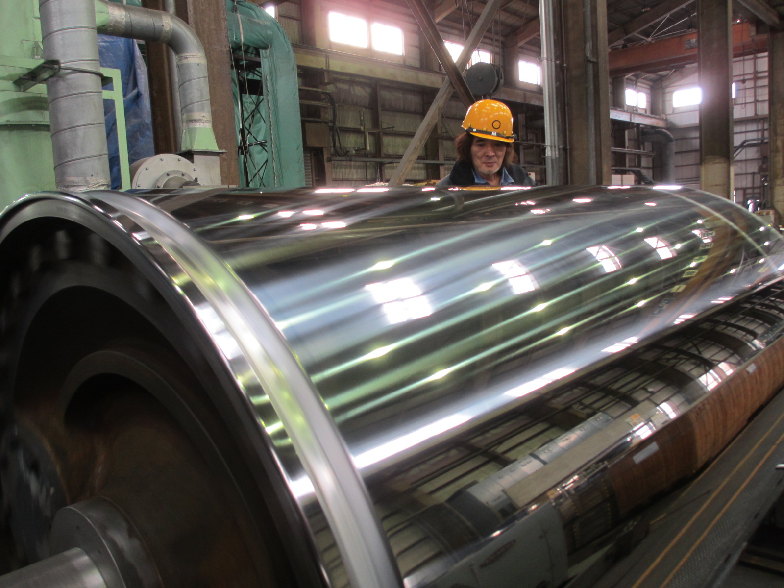 鏡面仕上げ 硬質クロムめっき後のバフ研磨仕上げ 川崎クローム工業 株式会社