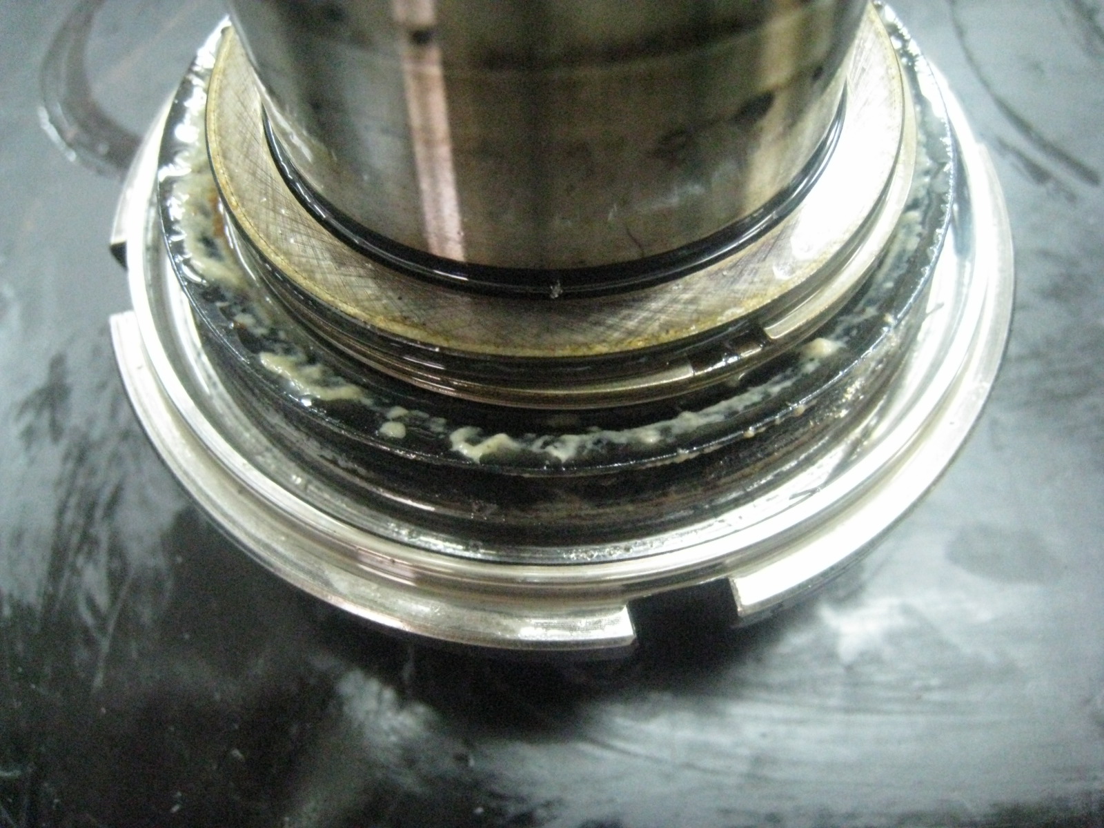 回転工具のラビリンスリングのシール干渉の事例を紹介します