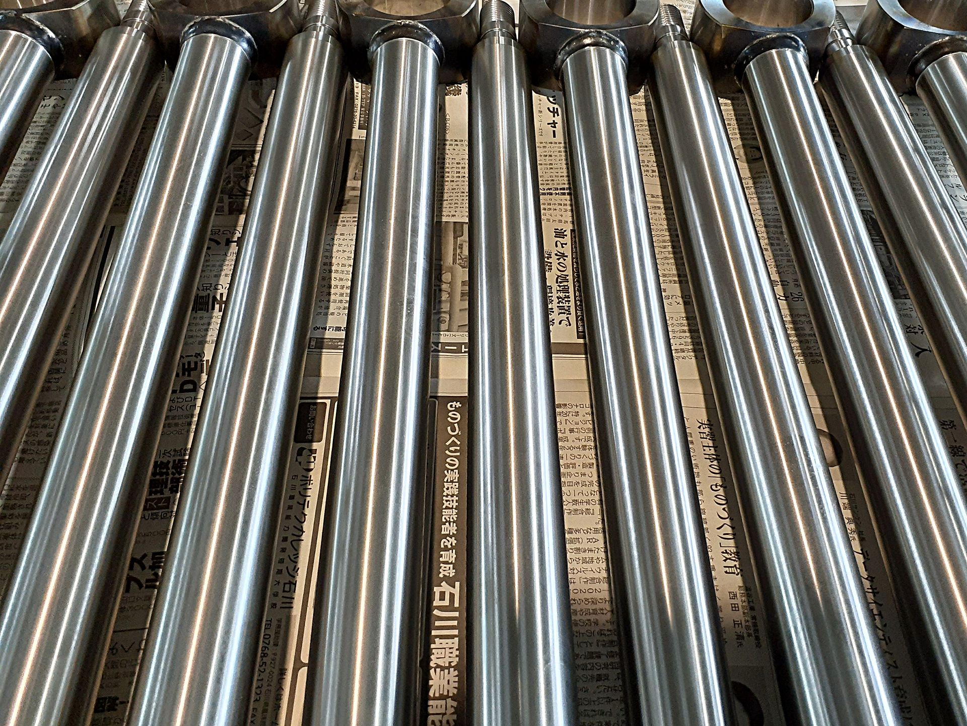 硬質クロムめっきで解決できる問題    　 ～シリンダーロッドの“サビ・腐食”対策～