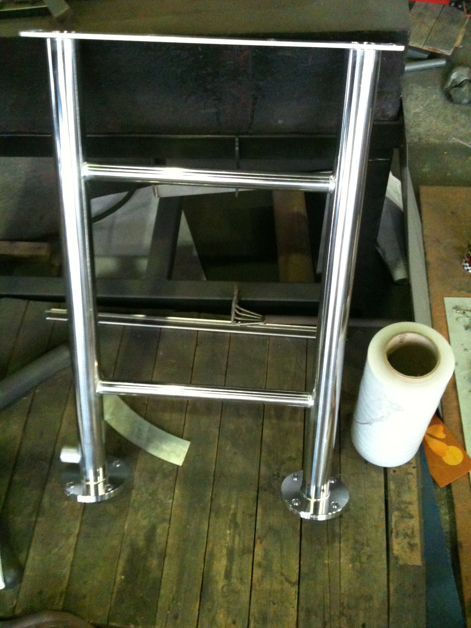 ステンレス製のはしご Sus304 サイズや素材などご相談ください 有限会社 福田鉄工