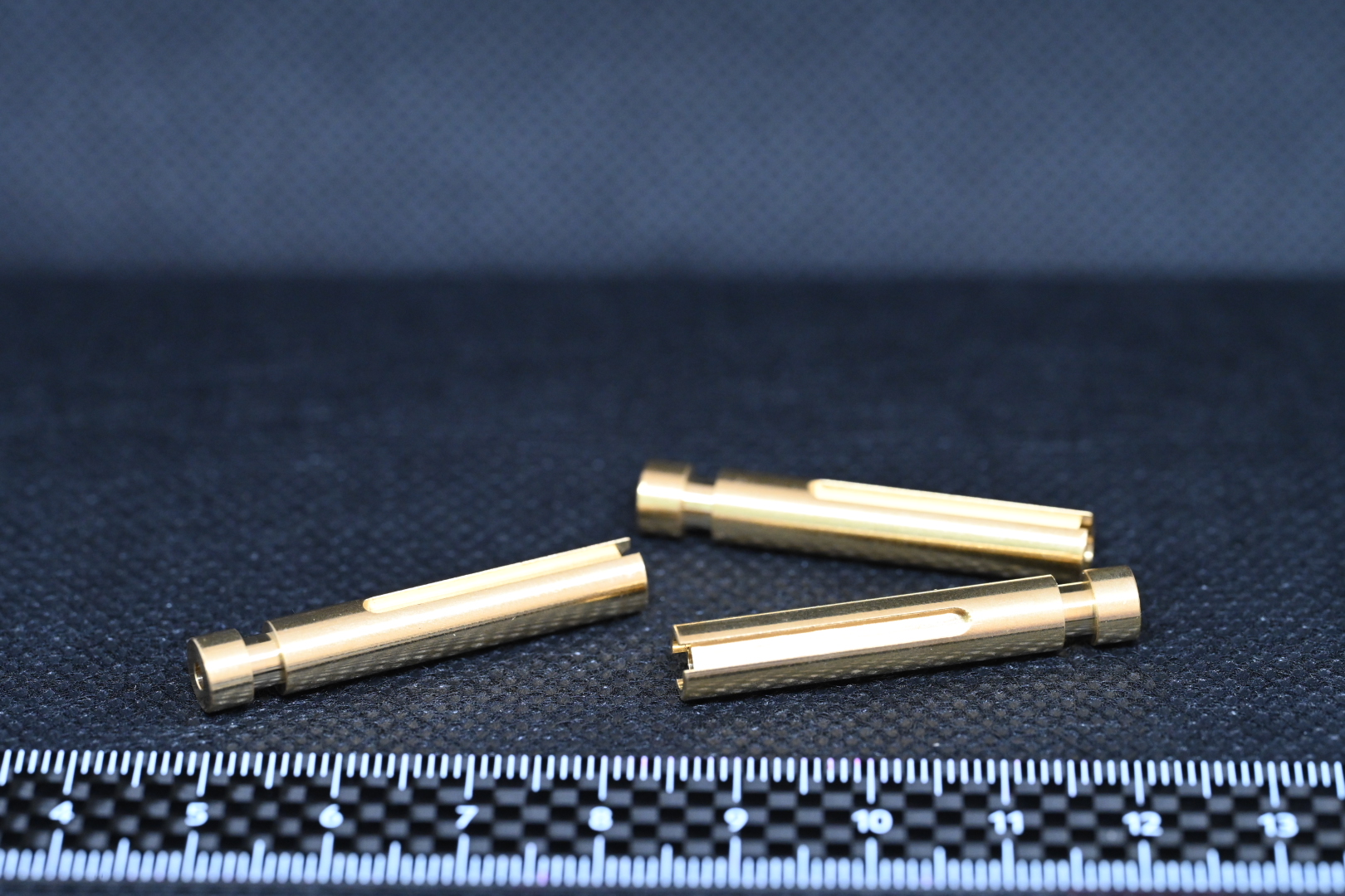 C3604材によるΦ8・軸になります。