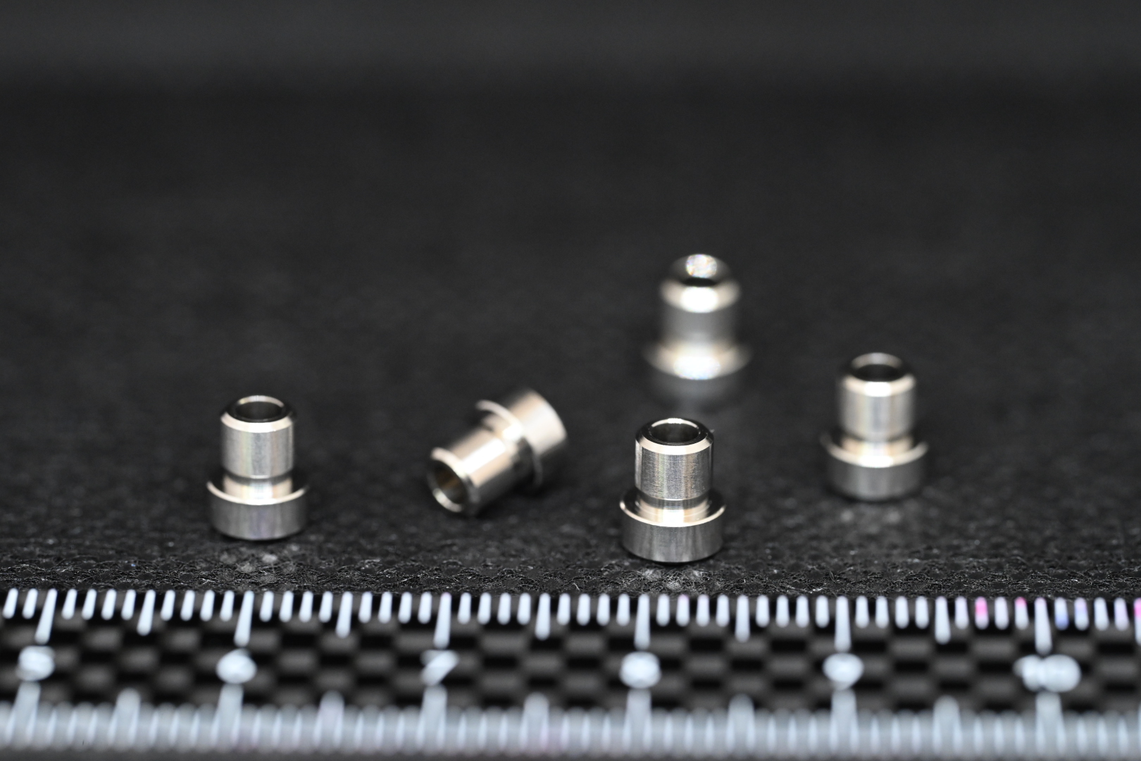 SUS304材のΦ5.5・ホルダになります。