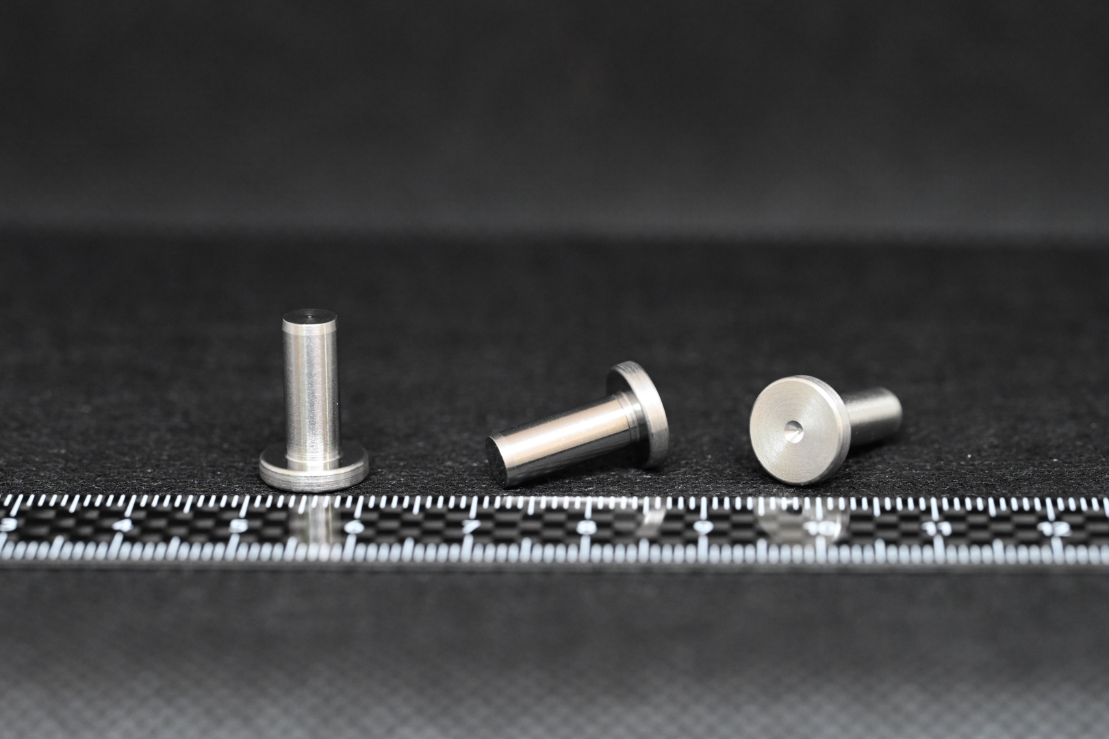 S45C材によるΦ6・ピンになります。