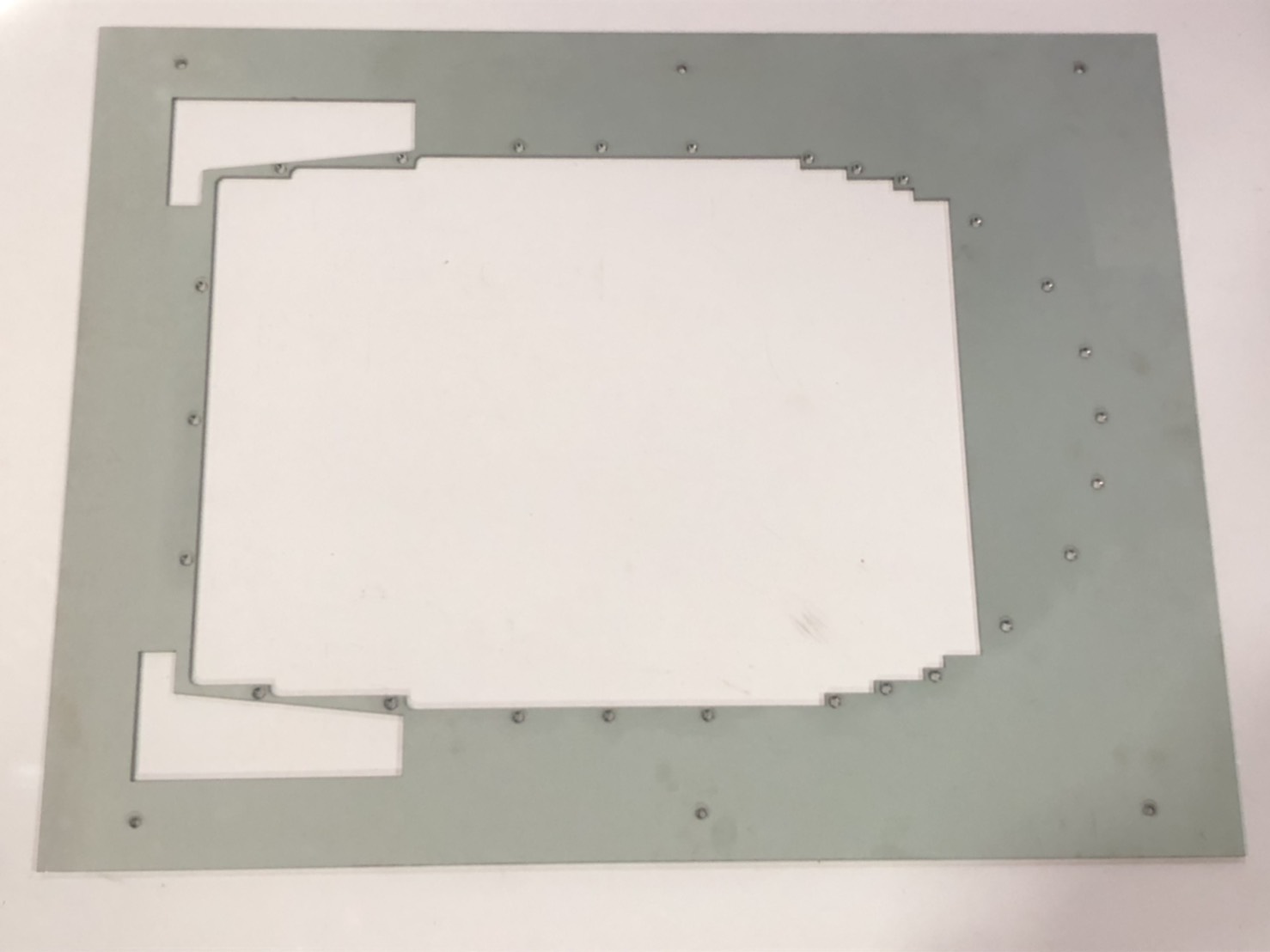 レーザー加工 ボンデ鋼板 電気亜鉛めっき鋼板 ｔ3 2 プレート タップ加工 大三鋼機 株式会社